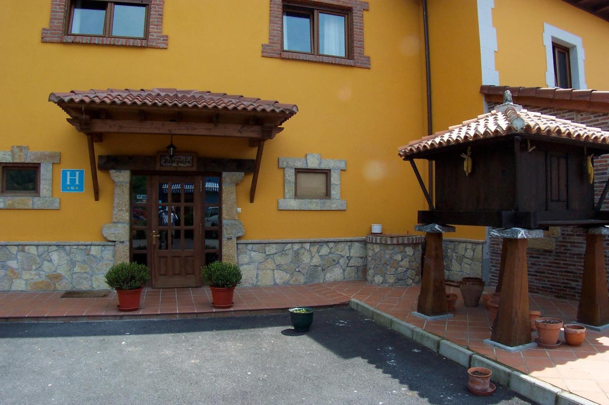 Conjunto Hotelero La Pasera Сото-де-Кангас Экстерьер фото